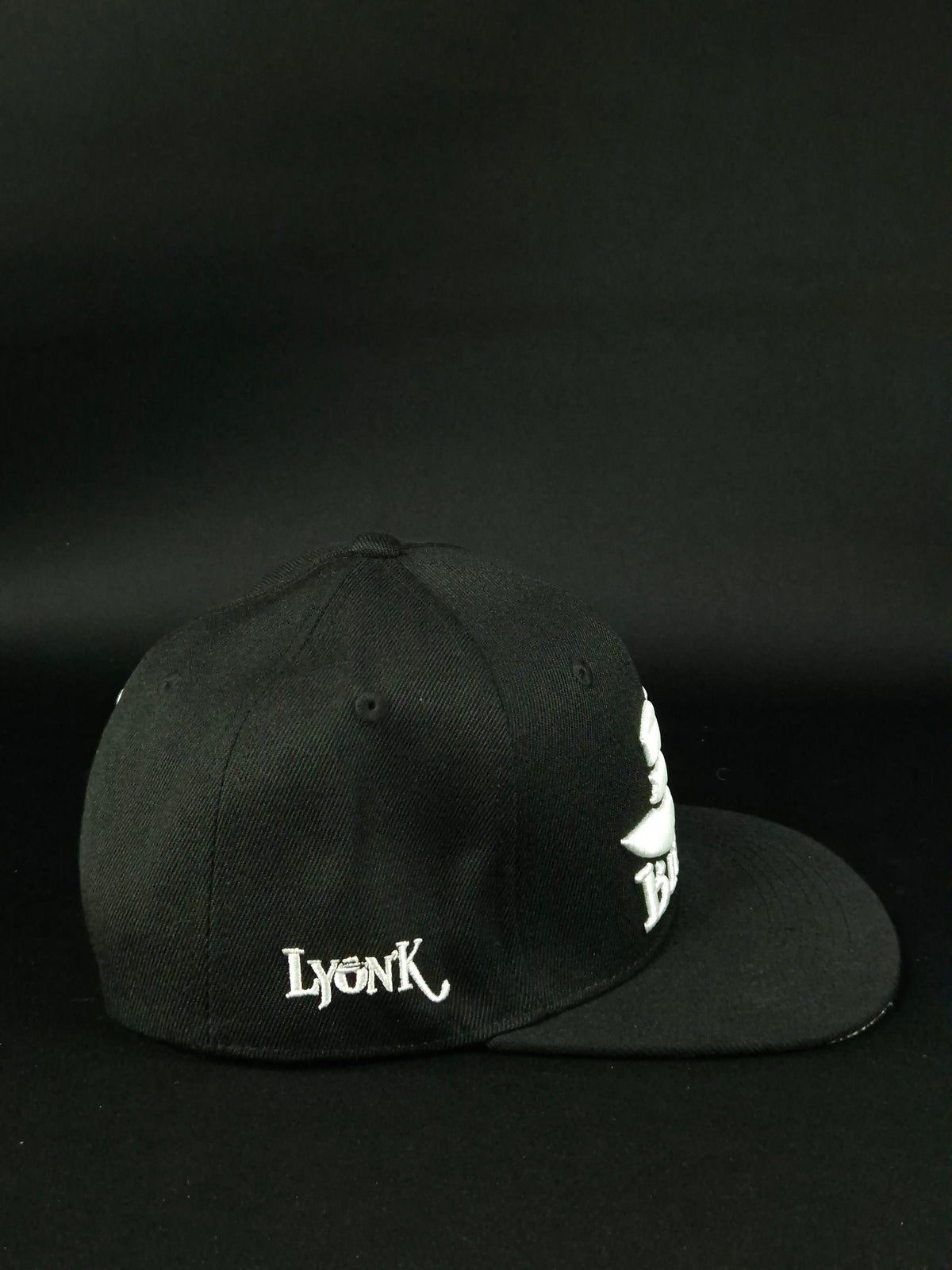 Snapback Big logo Embroidery White