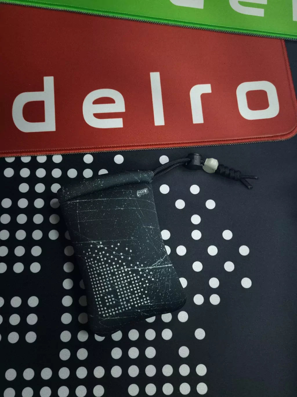 Delro - Bits Grunge Black