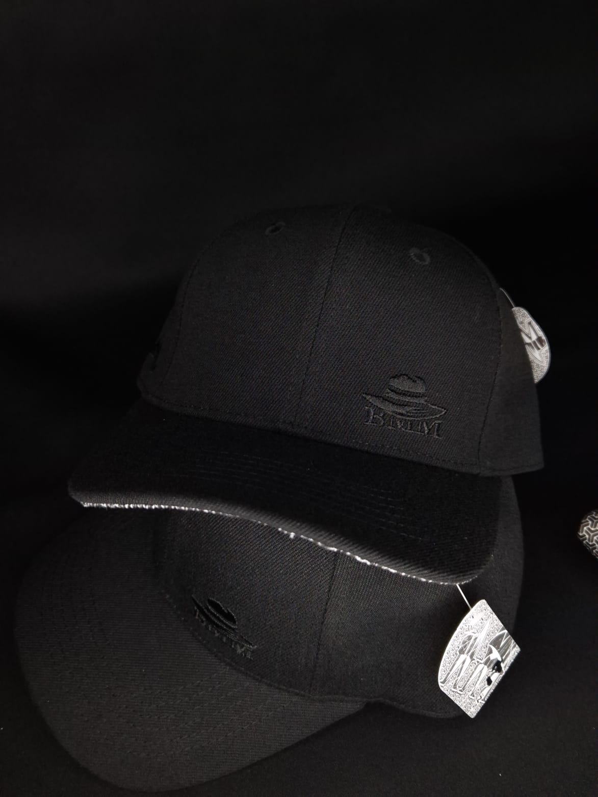 Curved Visor Cap Embroidery Black Minimalist