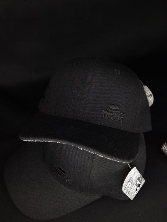 Curved Visor Cap Embroidery Black Minimalist