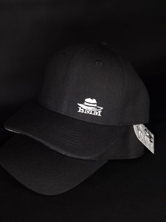 Curved Visor Cap Embroidery white Minimalist