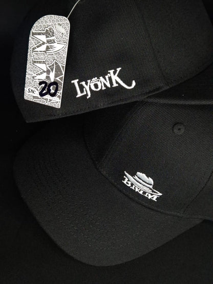 Curved Visor Cap Embroidery white Minimalist