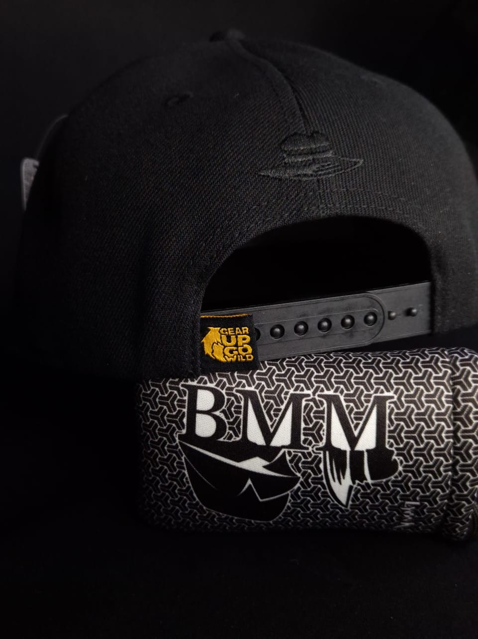 Snapback Minimalist Embroidery Black