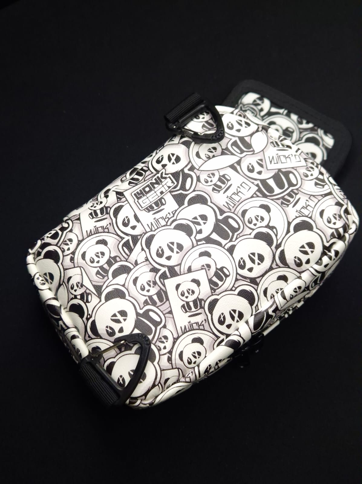 Ready to ship - Weekender - Stickerbomb Wick´D